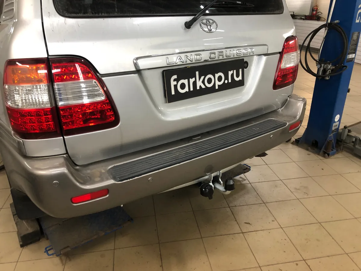 Фаркоп Galia для Toyota Land Cruiser J100 VX 1998-2008 T050A в Омск