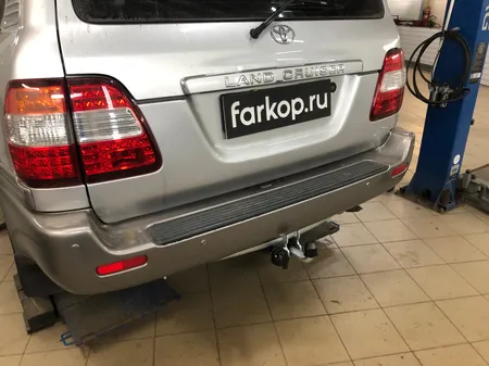 Фаркоп Galia для Toyota Land Cruiser J100 VX 1998-2008 T050A в Омск
