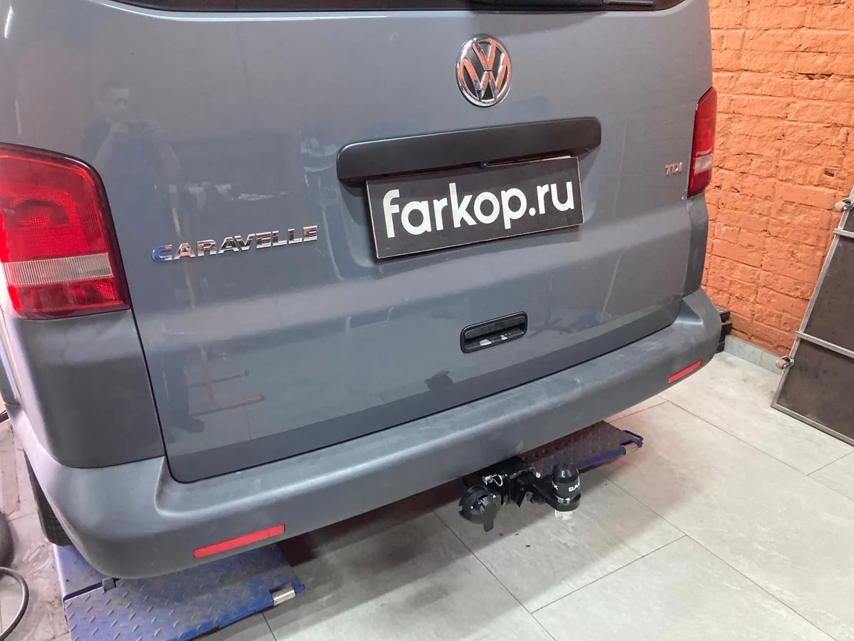 Фаркоп TowRus для Volkswagen Caravelle 2003-2015 269076 в Омск