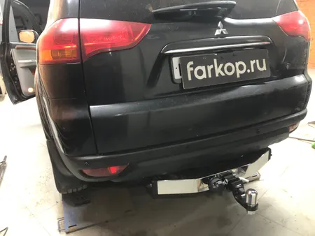 Фаркоп TowRus для Mitsubishi Pajero Sport 2008-2017 (с нерж. накладкой) 159366 в Омск
