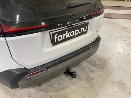 Фаркоп Berg для Toyota RAV4 2025- F.5717.002 в Омск