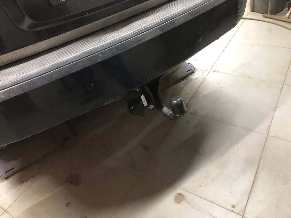 Фаркоп Steinhof для Jeep Cherokee 2008-2013 J-054 в Омск