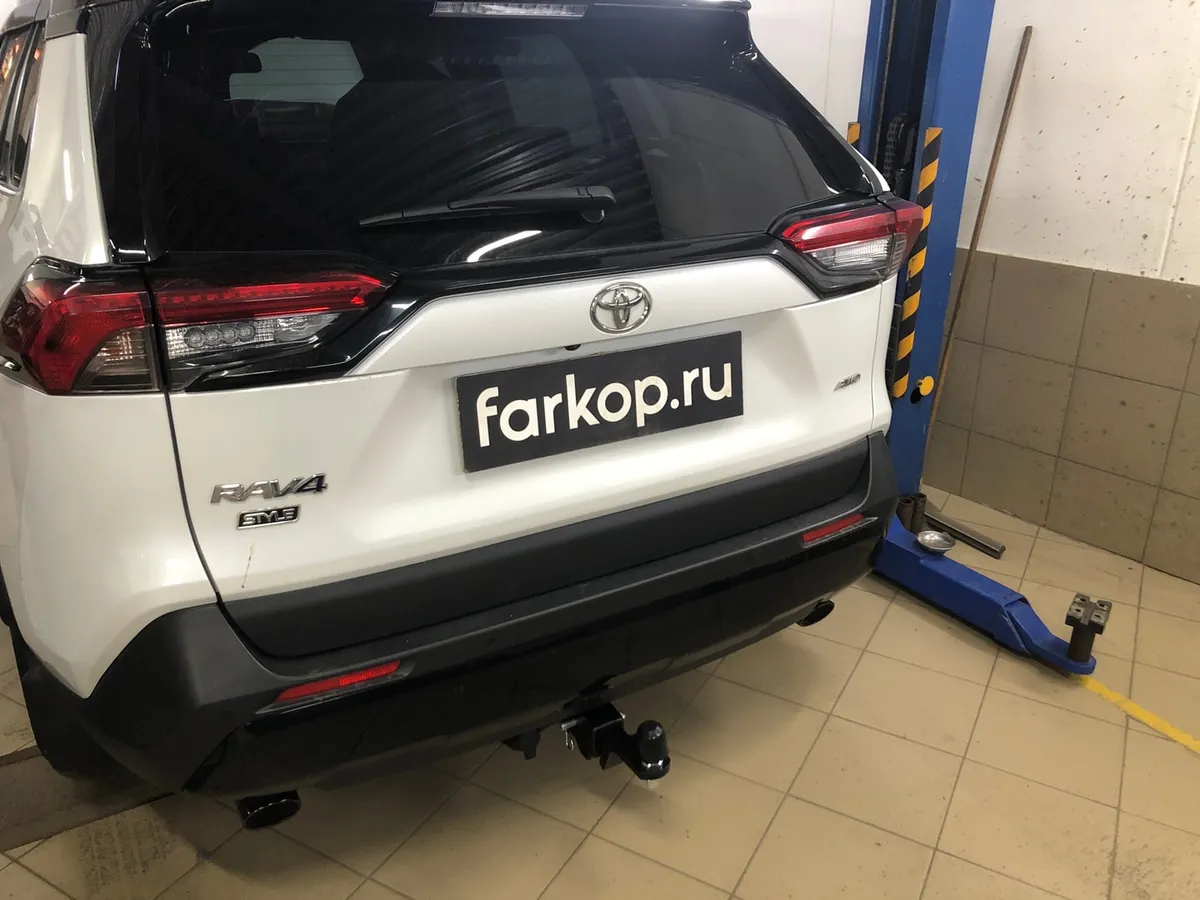 Фаркоп Berg для Toyota RAV4 2019- F.5717.002 в Омск