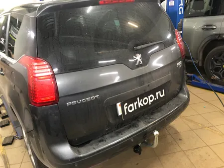 Фаркоп Galia для Peugeot 5008 2010-2016 C051A в Омск