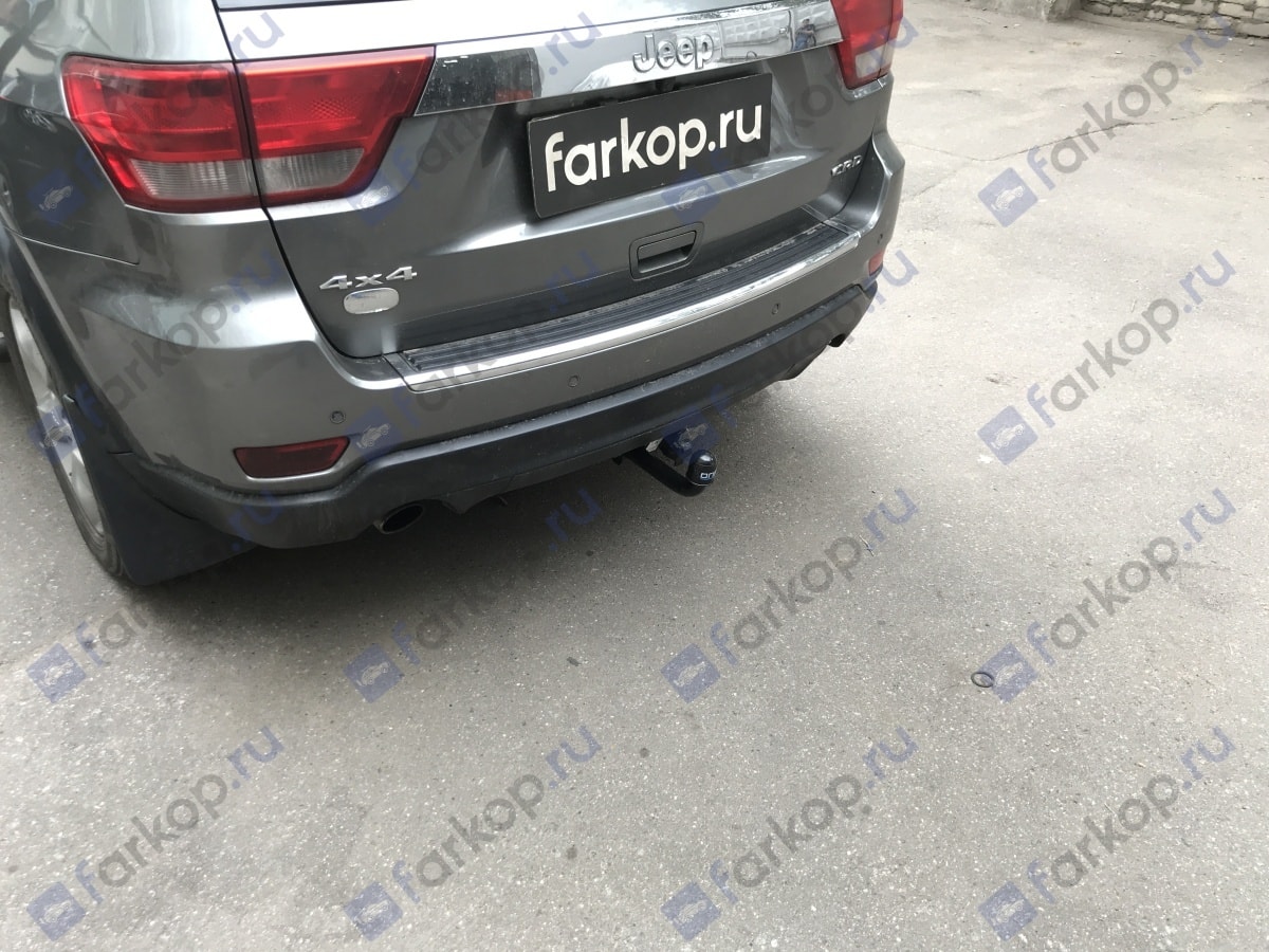 Установили фаркоп Oris для Jeep Grand Cherokee 2010 г.